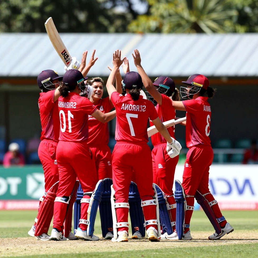এক জার্সির তিন পাসপোর্ট: এশীয় ক্রিকেটের নীরব অভিবাসন এক জার্সির তিন পাসপোর্ট: এশীয় ক্রিকেটের নীরব অভিবাসন