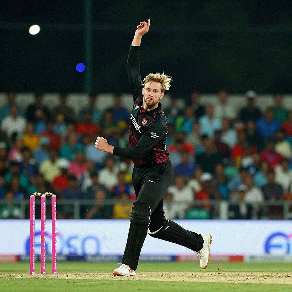 শেষ বলে শ্রীলঙ্কার জয়, আর ফাঁকা গ্যালারির এক হিসাব-রাত