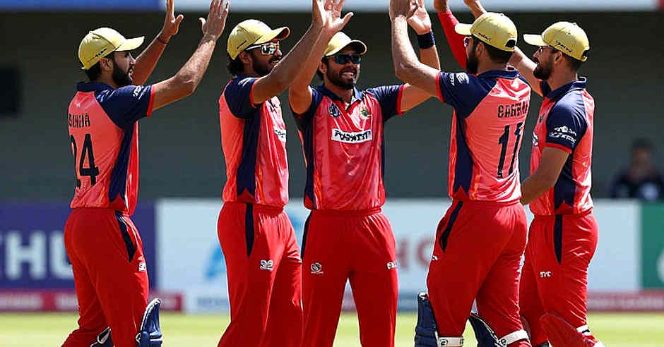 নিলামের হাতুড়ি: ক্রিকেটের ট্রান্সফার উইন্ডোয় দাম আসলে কে ঠিক করে নিলামের হাতুড়ি: ক্রিকেটের ট্রান্সফার উইন্ডোয় দাম আসলে কে ঠিক করে