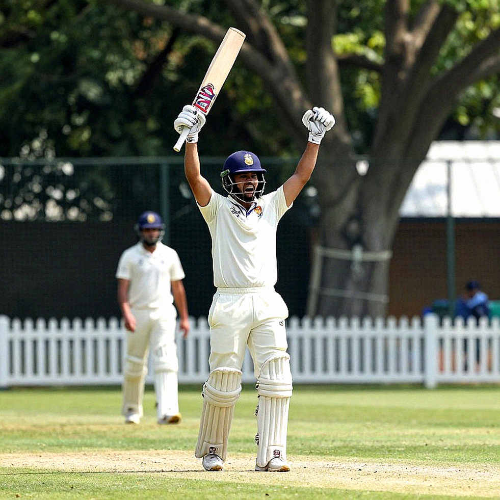 Seventy-Five Runs to the Follow-On Line: Why South Africa Lost the Session War at Kingsmead Seventy-Five Runs to the Follow-On Line: Why South Africa Lost the Session War at Kingsmead